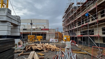 09.11.2023 - Blick Richtung Süden zwischen Kita und Schule