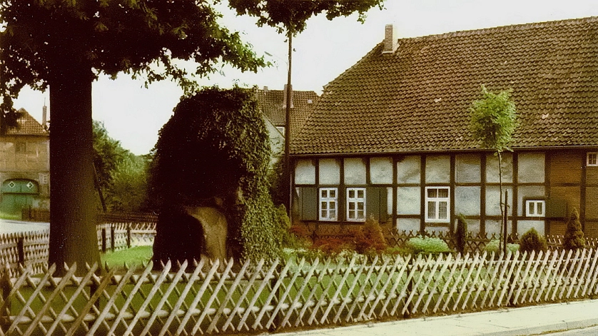 Das alte Schulhaus von Almhorst um 1970
