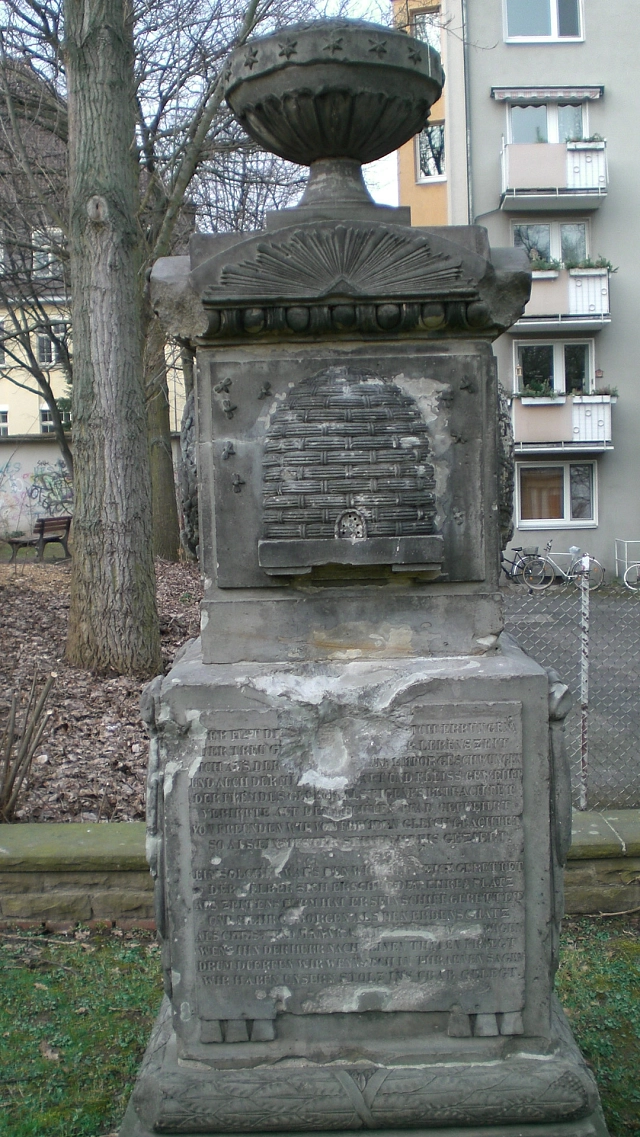 Grabmal für Johann Egestorff 2