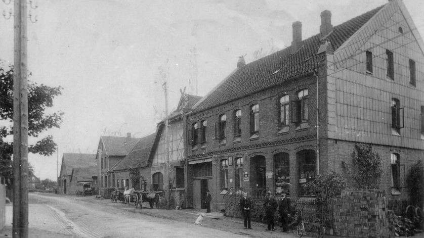 Die Harenberger Meile mit dem heutigen Volksbankgebäude ca.1910
