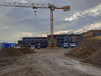 Neubau Grundschule Seelze Süd 31.01.2024 - Blick von Norden auf die Schule