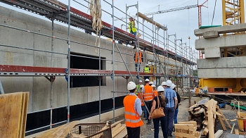 Neubau Grundschule Seelze Süd - Besuch auf der Baustelle 01