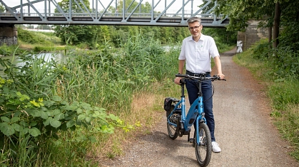 Bürgermeister Alexander Masthoff mit Fahrrad © Stadt Seelze