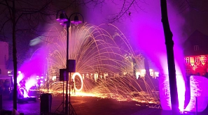 Feuershow beim Seelzer Lichtermeer