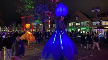 Seelzer Lichtermeer 2024 - Tausende Besucherinnen und Besucher genießen ein leuchtendes Programm-07.jpeg