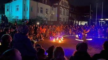 Seelzer Lichtermeer 2024 - Tausende Besucherinnen und Besucher genießen ein leuchtendes Programm-03.jpeg